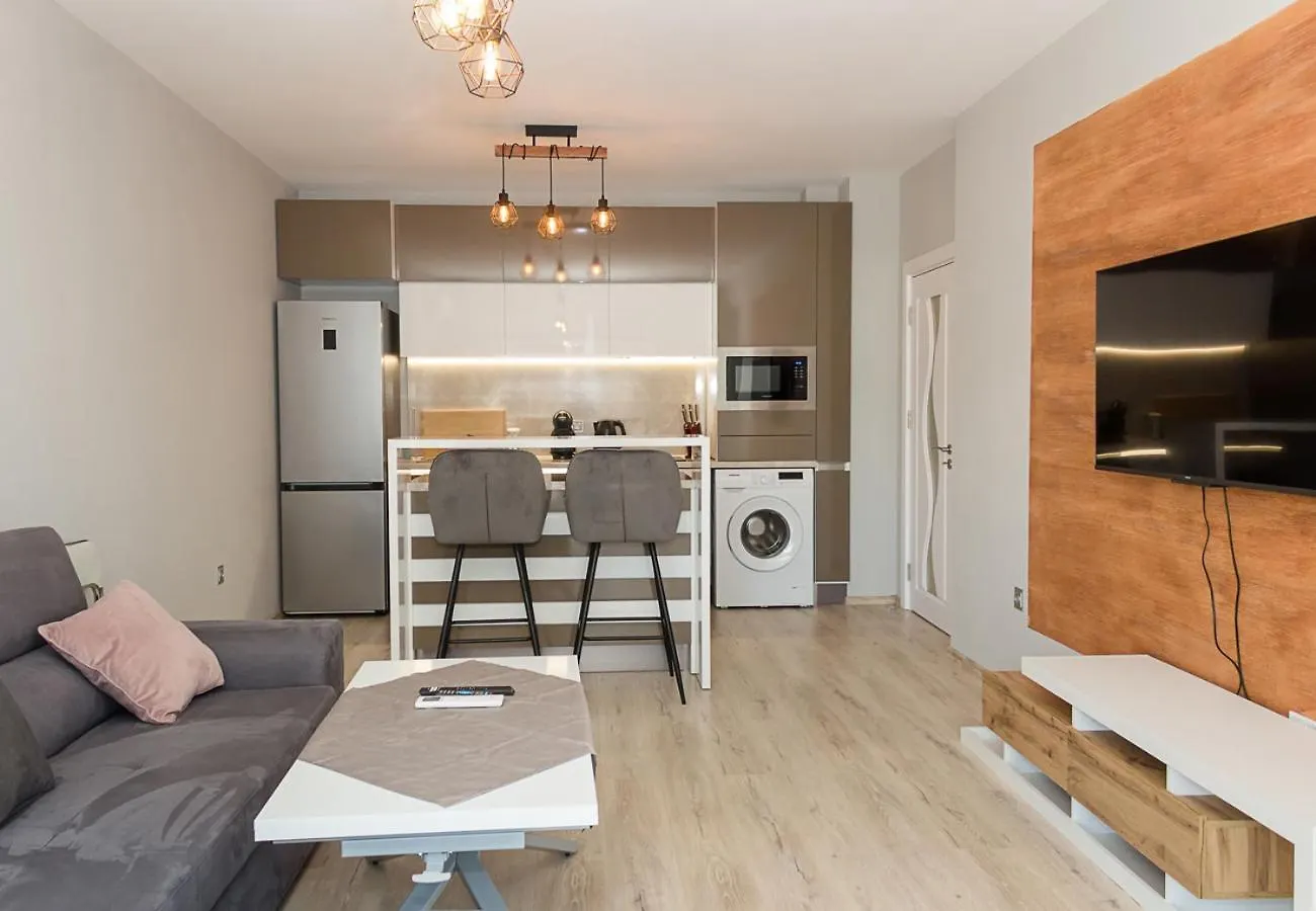 Sunny 1Bd Flat In St Constantine & Helena Complex By Flat Mаnаger Apartment Varna